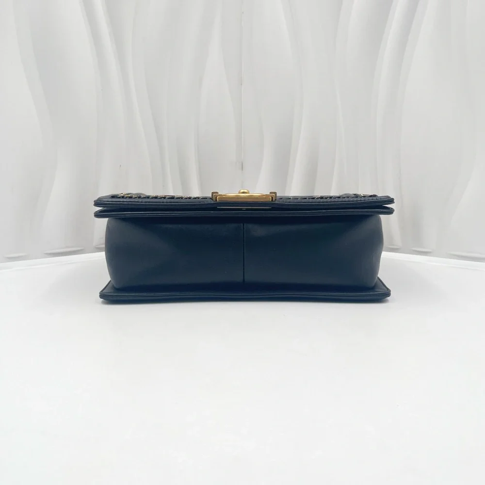 CHANEL Boy CHANEL Medium Flap Bag Black Quilted Lambskin - Picture 7 of 16